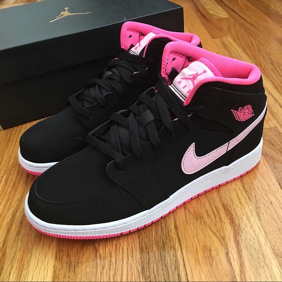 Air Jordan 1 Mid Women’s Sneakers - Picture 2 of 6
